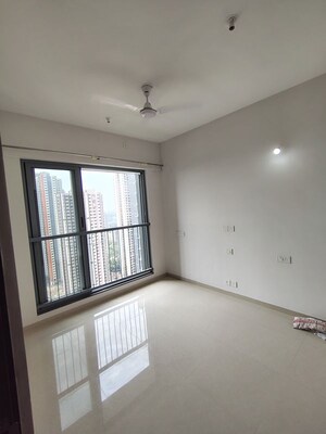 Furnished Amenities in 1.5 BHK Apartment at Kalpataru Elitus, Mulund West – for Rent