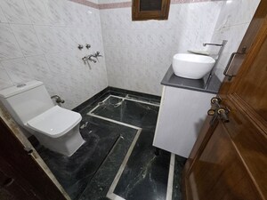 Team Area in 2.5 BHK Builder Floor at Sector 15 – for Rent