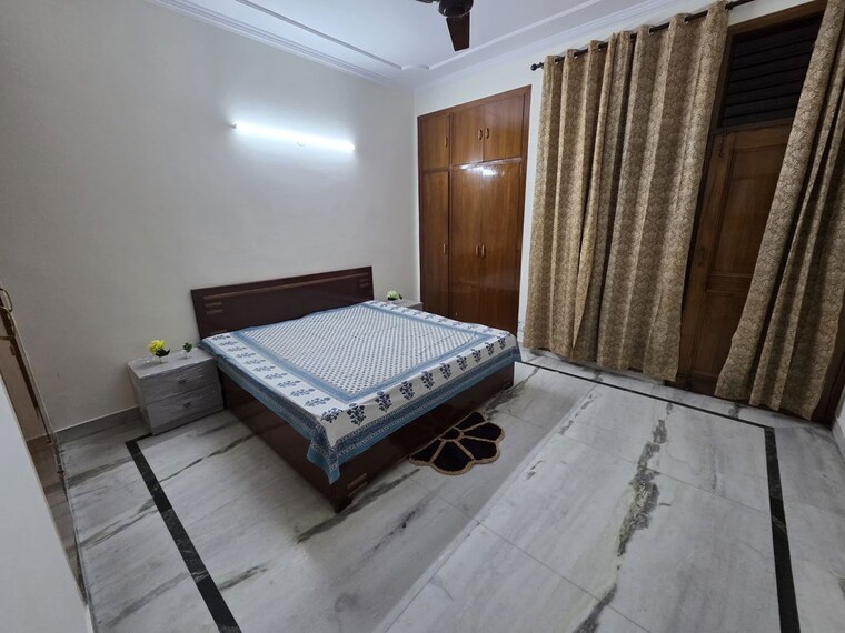 Bedroom, sector 15 2.5 Bedroom 1800 Sq.Ft. Builder Floor In Sector 15 Gurgaon 10759510