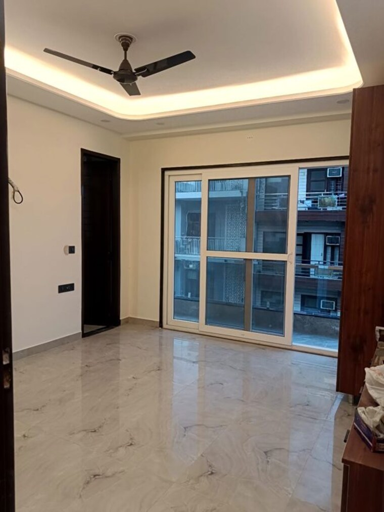 Room, sector 52 3.5 Bedroom 2300 Sq.Ft. Builder Floor In Sector 52 Gurgaon 10759474