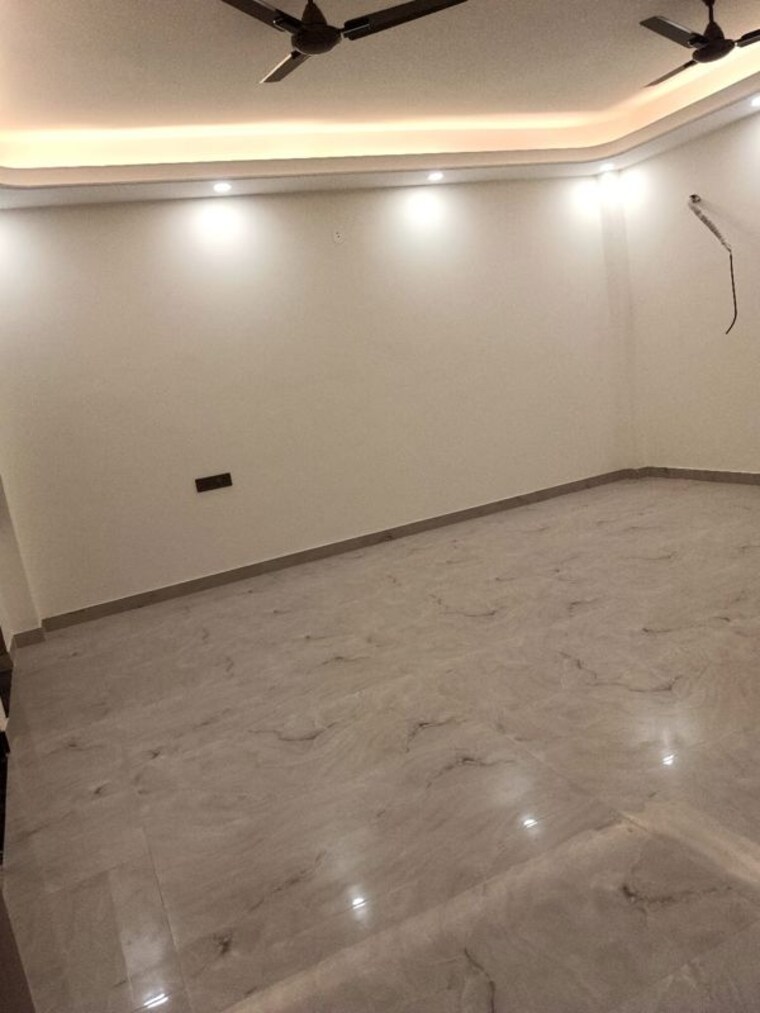 Room, sector 52 3.5 Bedroom 2300 Sq.Ft. Builder Floor In Sector 52 Gurgaon 10759474