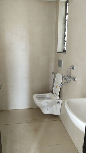 Bathroom in 1.5 BHK Apartment at Runwal My City Phase II Cluster 05, Dombivli East – for Rent