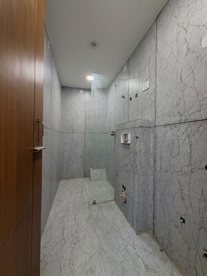 Bathroom in 6 BHK Villa at Civil Lines – for Sale