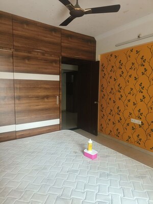 Room in 3 BHK Apartment at SSD Sai Pearl, Pimple Saudagar – for Rent