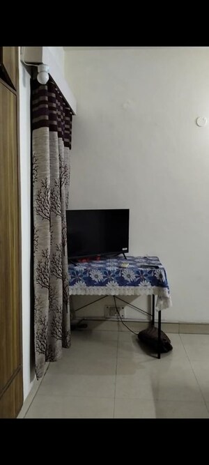Staircase in 2.5 BHK Apartment at Arun Vihar Sector 37, Sector 37 – for Rent