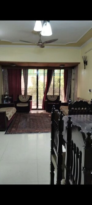 Gym in 2.5 BHK Apartment at Arun Vihar Sector 37, Sector 37 – for Rent
