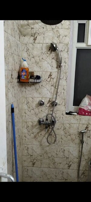 Bathroom in 2.5 BHK Apartment at Arun Vihar Sector 37, Sector 37 – for Rent