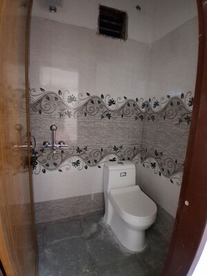 Bathroom in 1 RK Builder Floor at Sector 56 – for Rent