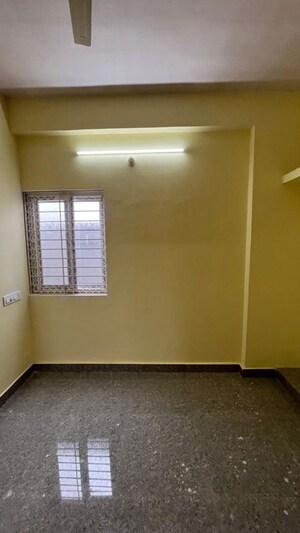 Room in 1 BHK Builder Floor at Kondapur – for Rent