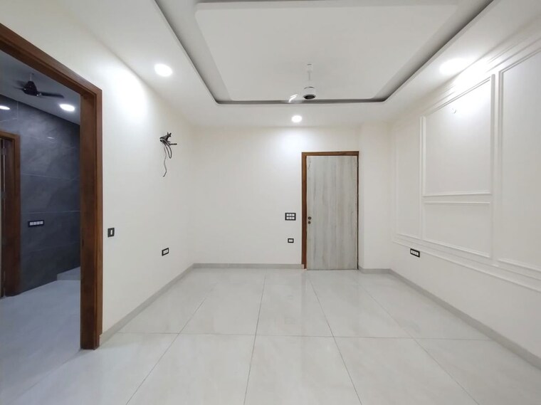 Room, vasant kunj 5 Bedroom 500 Sq.Yd. Builder Floor In Vasant Kunj Delhi 10759775