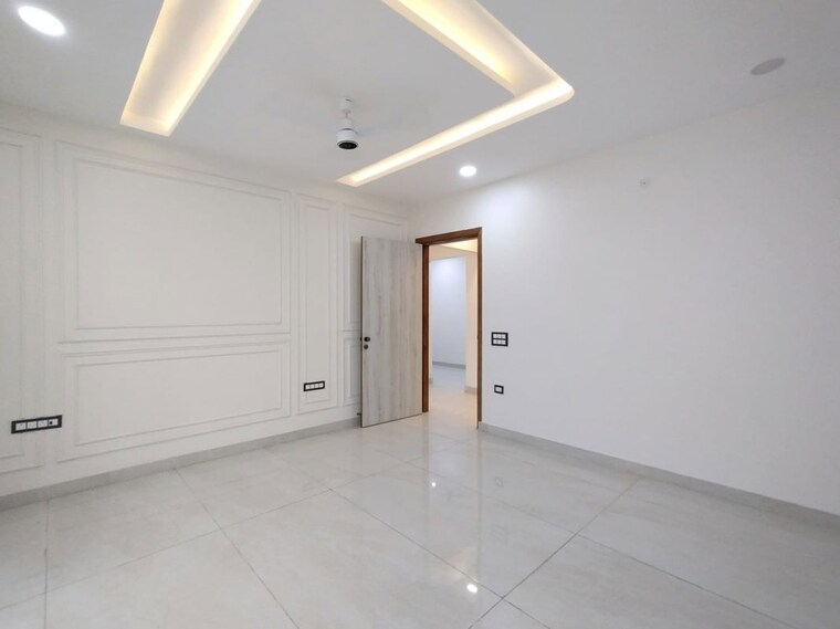 Room, vasant kunj 5 Bedroom 500 Sq.Yd. Builder Floor In Vasant Kunj Delhi 10759775