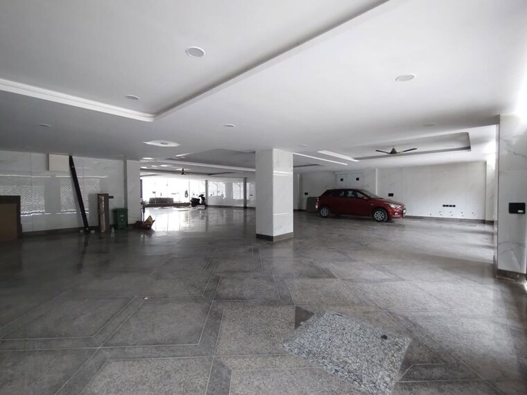  Parking, vasant kunj 5 Bedroom 500 Sq.Yd. Builder Floor In Vasant Kunj Delhi 10759775