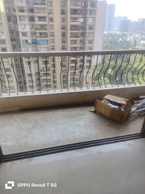 Balcony in 3.5 BHK Apartment at Lokhandwala Green Acres, Andheri West – for Rent