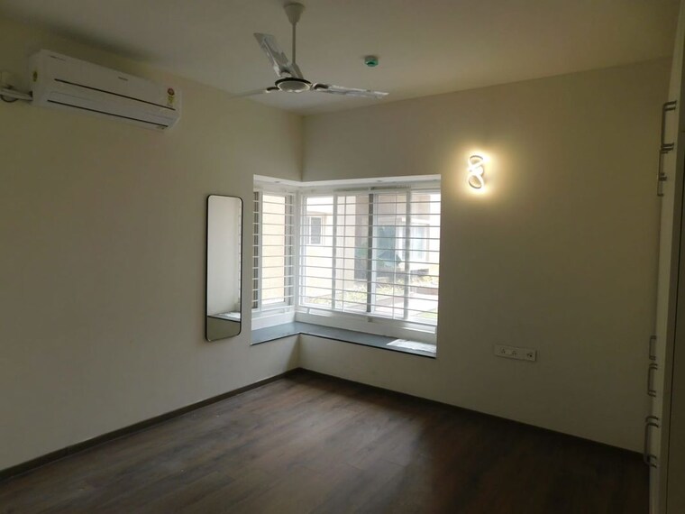 Room, kothaguda 3 Bedroom 2200 Sq.Ft. Apartment In Kothaguda Hyderabad 10759898