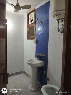 Furnished Amenities in 3 BHK Builder Floor at Mehrauli – for Rent