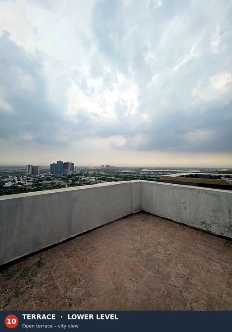 Terrace, presithum 4 Bedroom 2332 Sq.Ft. Penthouse In Sector 25 Yamuna Expressway Greater Noida 10759516