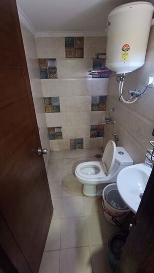 Bathroom in 1 BHK Builder Floor at Malviya Nagar – for Rent
