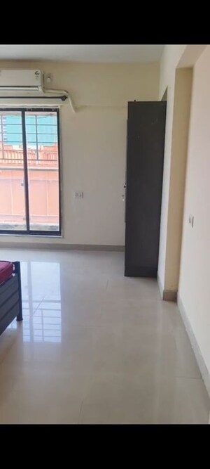 Room in 2 BHK Apartment at Sahyadri CHS Parel, Parel – for Rent