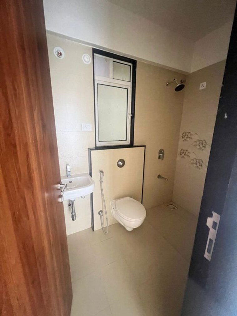 Bathroom, vtp-hilife 2 Bedroom 802 Sq.Ft. Apartment In Wakad Pune 10760012