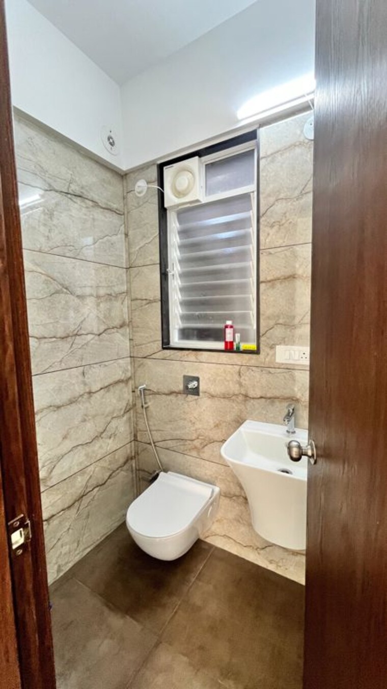 Bathroom, vtp-hilife 2 Bedroom 802 Sq.Ft. Apartment In Wakad Pune 10760012