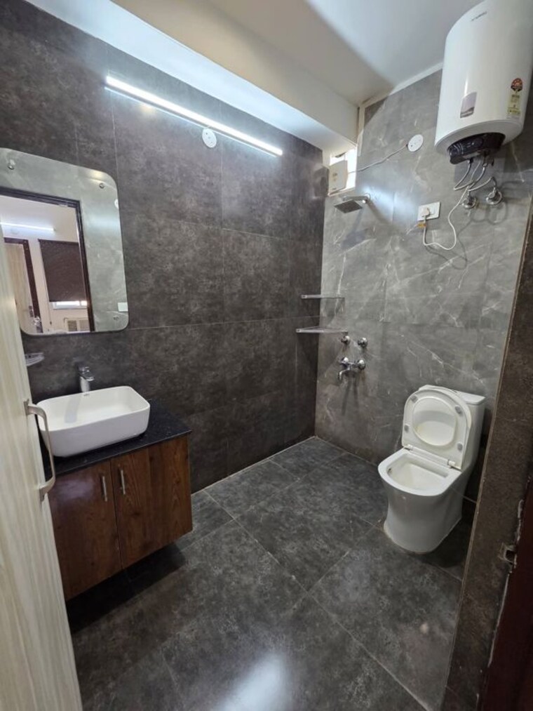 Bathroom, saket 1 Bedroom 500 Sq.Ft. Independent House In Saket Delhi 10760052