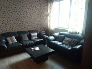 Living Room in 3 BHK Apartment at Unitech Harmony, Sector 50 – for Rent