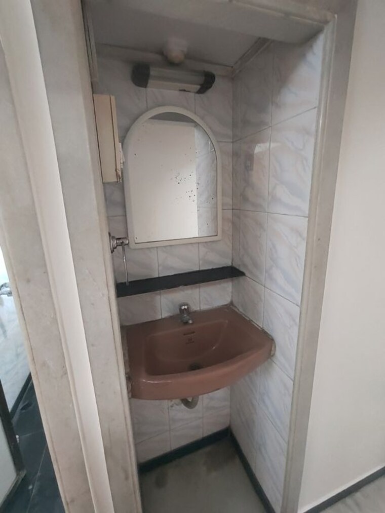 Bathroom, matunga 2 Bedroom 650 Sq.Ft. Apartment In Matunga Mumbai 10760171