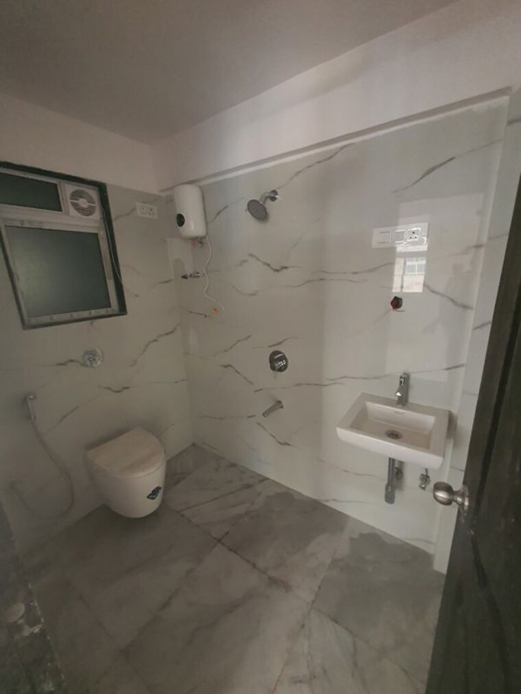 Bathroom, grace-mass-metropolis 1 Bedroom 450 Sq.Ft. Apartment In Chembur Mumbai 10619621