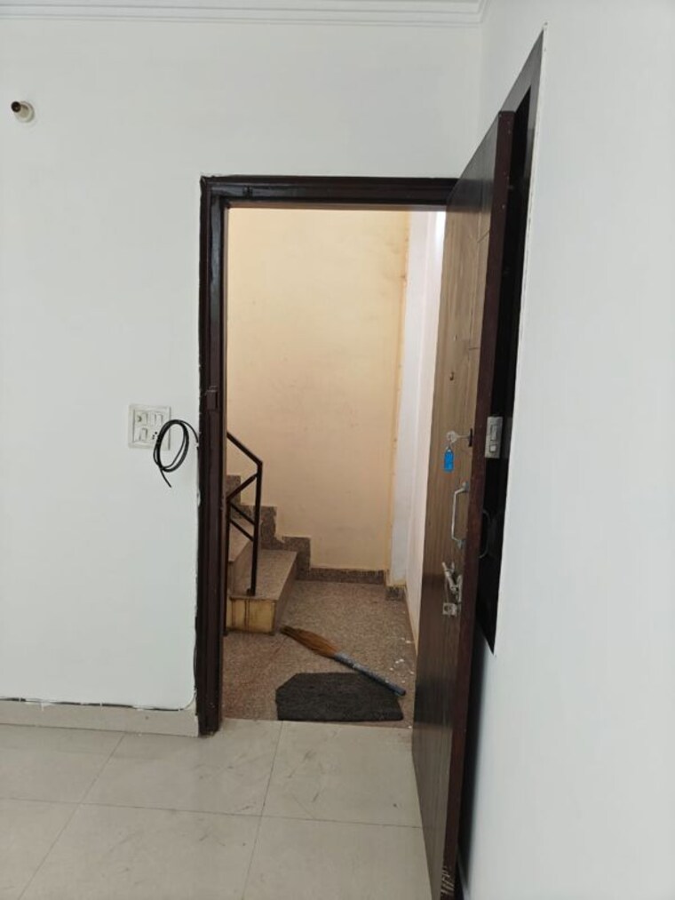 Room, sector 57 3 Bedroom 1200 Sq.Ft. Independent House In Sector 57 Gurgaon 10760195