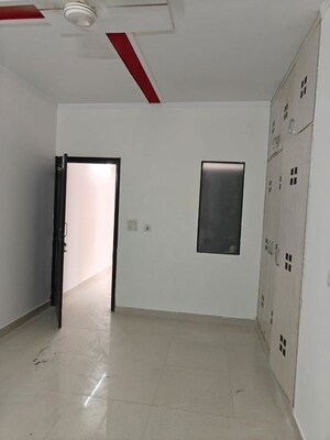 Room in 3 BHK Independent House at Sector 57 – for Sale