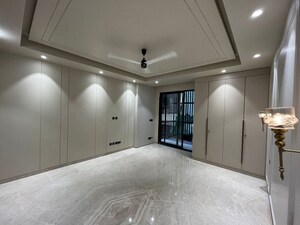 Room in 4 BHK Builder Floor at SS Linden, Sector 84 – for Sale