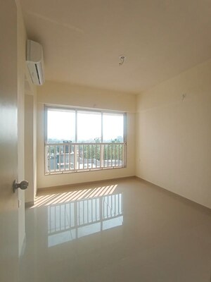 Room in 3 BHK Apartment at Parinee Adney, Borivali West – for Sale