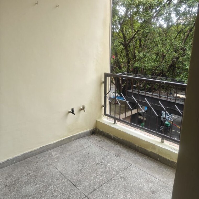 Balcony, ip extension 2 Bedroom 950 Sq.Ft. Apartment In Ip Extension Delhi 10758979