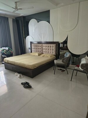 Team Area in 3.5 BHK Apartment at Pioneer Park Phase 1, Sector 61 – for Sale