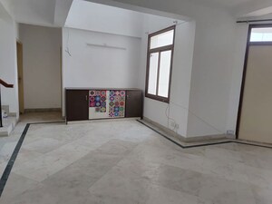Room in 3 BHK Apartment at Bestech Park View City 1, Sector 48 – for Sale