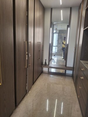  5 BHK Apartment at Vijay Nagar – for Sale