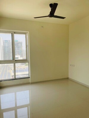 Room in 3 BHK Apartment at Sheth Zuri, Laxmi Nagar – for Rent