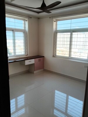 Room in 3 BHK Apartment at Aditya Capitol Heights, Hi Tech City – for Rent