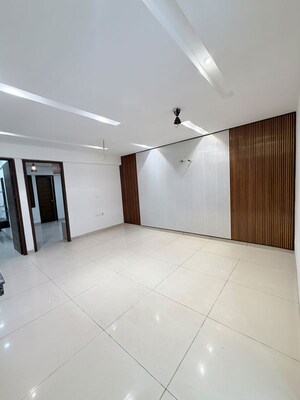 Room in 3 BHK Builder Floor at Pir Machalla – for Sale