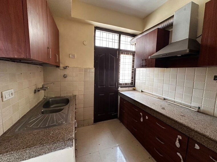 Kitchen, tulip-violet 3 Bedroom 1578 Sq.Ft. Apartment In Sector 69 Gurgaon 10760300