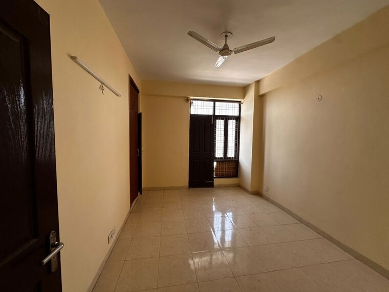 Room, tulip-violet 3 Bedroom 1578 Sq.Ft. Apartment In Sector 69 Gurgaon 10760300