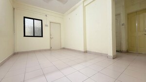 Room in 2 BHK Apartment at Anand Nagar – for Rent