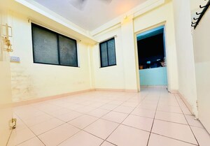 Room in 2 BHK Apartment at Anand Nagar – for Rent