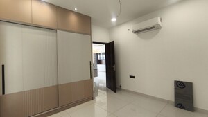 Room in 3 BHK Apartment at Sumadhura The Olympus, Financial District – for Rent