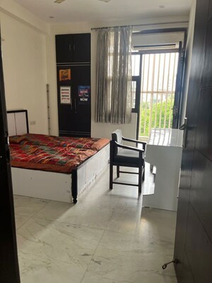 Master Bedroom in 2 BHK Builder Floor at Sector 43 – for Rent