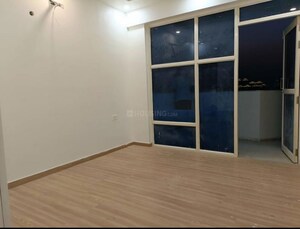 Room in 2 BHK Apartment at Pyramid Midtown, Sector 59 – for Sale