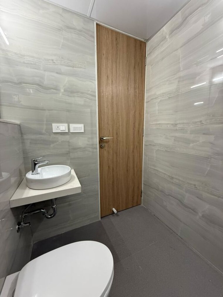 Bathroom, dosti-eastern-bay 2 Bedroom 712 Sq.Ft. Apartment In Wadala Mumbai 10760454