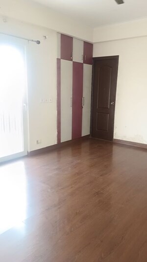 Room in 2 BHK Apartment at Saviour Park Phase III, Mohan Nagar – for Rent