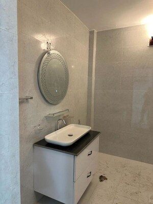 Bathroom in 2 BHK Builder Floor at Sector 33 – for Rent