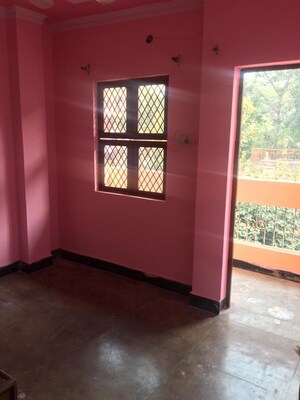 Room in 1 BHK Independent House at Sarita Vihar – for Rent